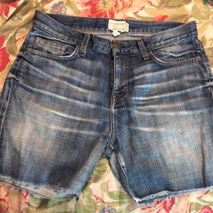 CURRENT ELLIOTT size 26 Stretch Denim Shorts 5”’ Inseam Soft Light Distress 5Pkt